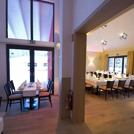 ゲストハウス Restaurant Waldmeisterei ゲーラ