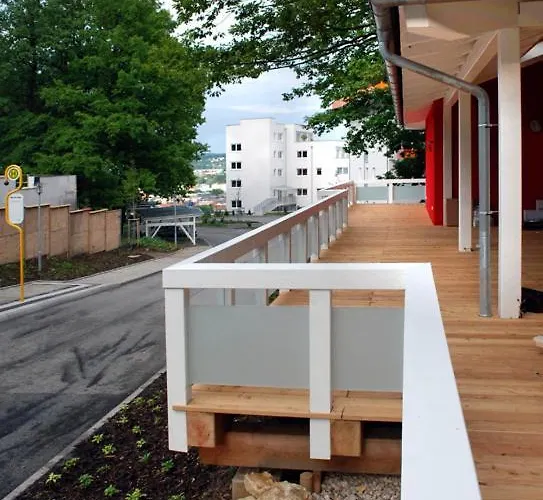 ゲストハウス Restaurant Waldmeisterei ゲーラ